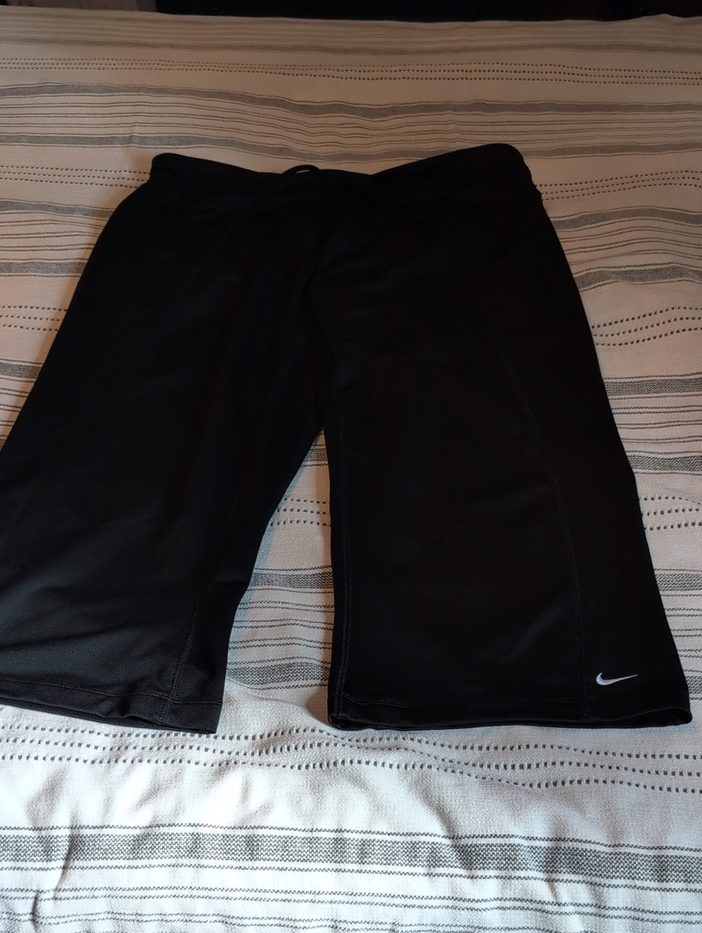 Nike Women's Black Athletic Performance Capris